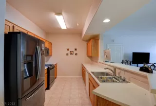 Photo #5: 2389456 Listing 