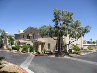 Photo #2: 2389497 Listing 