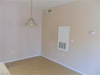 Photo #3: 2389508 Listing 