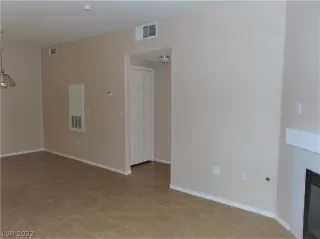 Photo #5: 2389508 Listing 