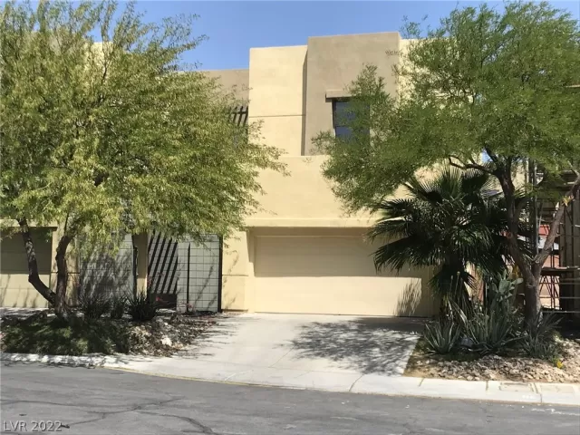 MLS: 2389509 Condo For Sale