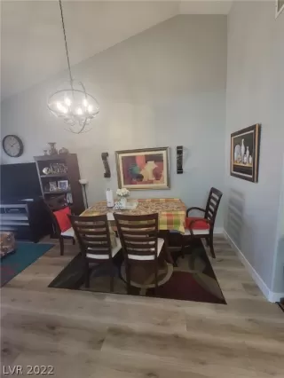 Photo #5: 2389528 Listing