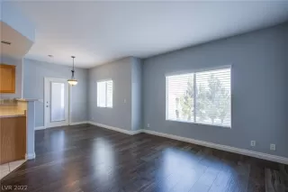 Photo #2: 2389538 Listing 