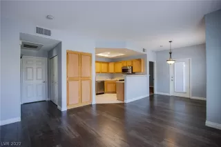 Photo #3: 2389538 Listing 