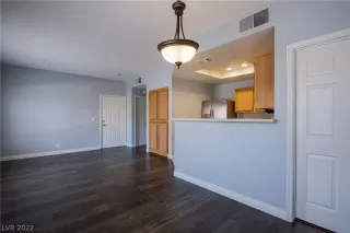 Photo #6: 2389538 Listing 