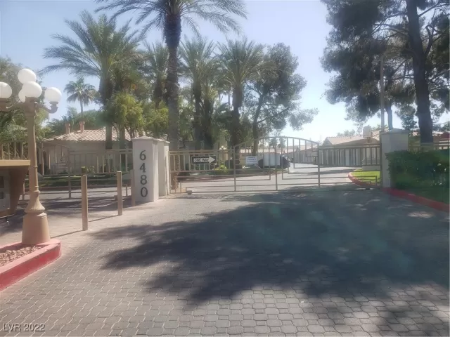 MLS: 2389542 Condo For Sale