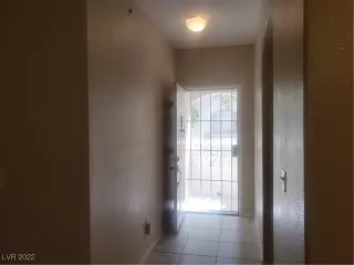 Photo #3: 2389542 Listing 