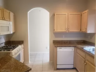 Photo #4: 2389542 Listing 