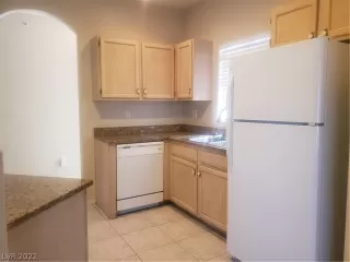 Photo #5: 2389542 Listing 