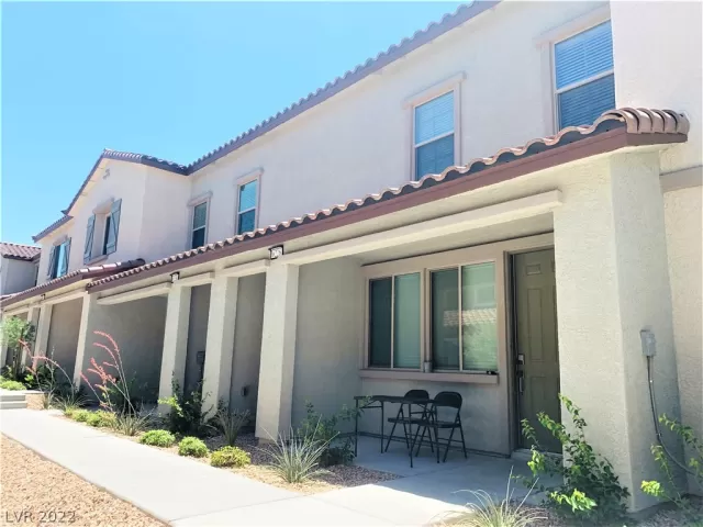 MLS: 2389545 Condo For Sale