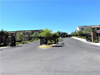 Photo #6: 2389545 Listing