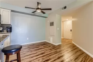 Photo #2: 2389548 Listing 