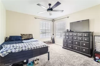 Photo #4: 2389548 Listing 