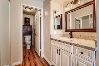 Photo #5: 2389548 Listing 