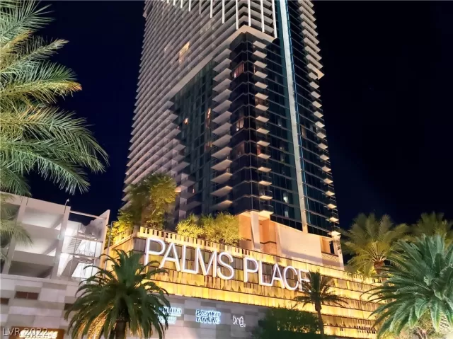 MLS: 2389563 Condo For Sale