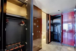 Photo #3: 2389563 Listing