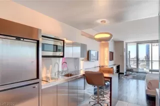 Photo #5: 2389563 Listing