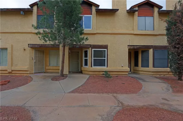 MLS: 2389573 Condo For Sale