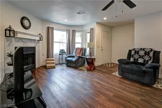 Photo #1: 2389573 Listing