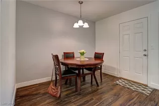 Photo #3: 2389573 Listing