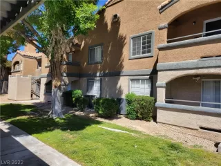 Photo #1: 2389578 Listing 