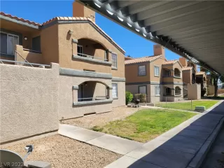 Photo #2: 2389578 Listing 