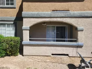 Photo #3: 2389578 Listing 