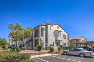 Photo #2: 2389582 Listing