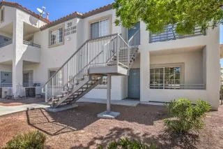 Photo #3: 2389582 Listing