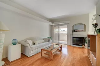 Photo #1: 2389607 Listing