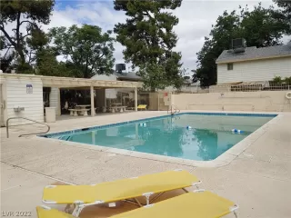 Photo #1: 2389610 Listing 