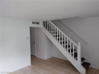 Photo #3: 2389610 Listing 