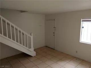 Photo #4: 2389610 Listing 