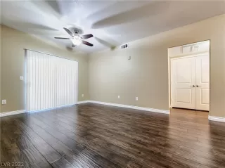 Photo #2: 2389635 Listing