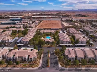 Photo #3: 2389635 Listing