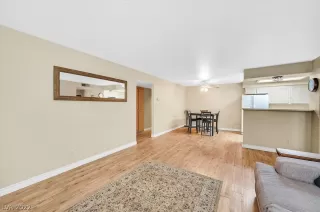 Photo #4: 2389641 Listing