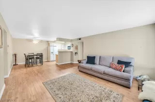 Photo #5: 2389641 Listing