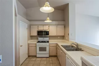 Photo #1: 2389703 Listing 