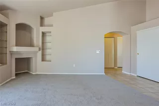 Photo #2: 2389703 Listing 