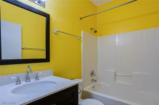 Photo #3: 2389703 Listing 