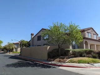 Photo #2: 2389742 Listing 