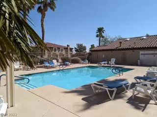 Photo #4: 2389742 Listing 