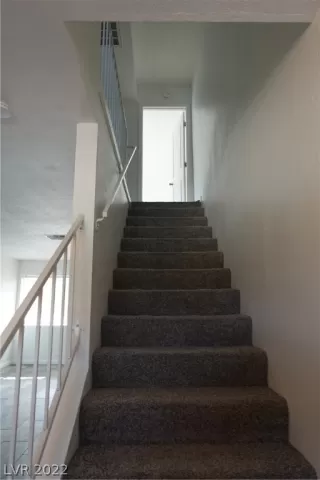 Photo #5: 2389752 Listing