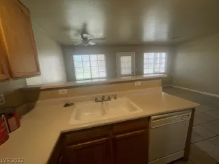 Photo #6: 2389754 Listing 