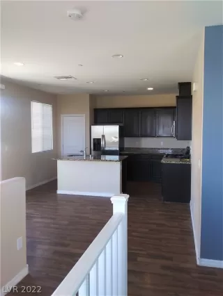 Photo #3: 2389785 Listing 