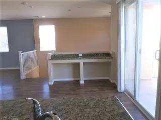 Photo #4: 2389785 Listing 