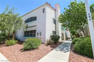 Photo #1: 2389790 Listing