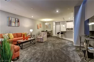 Photo #5: 2389814 Listing 