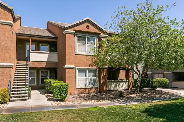 MLS: 2389819 Condo For Sale