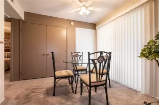 Photo #4: 2389819 Listing